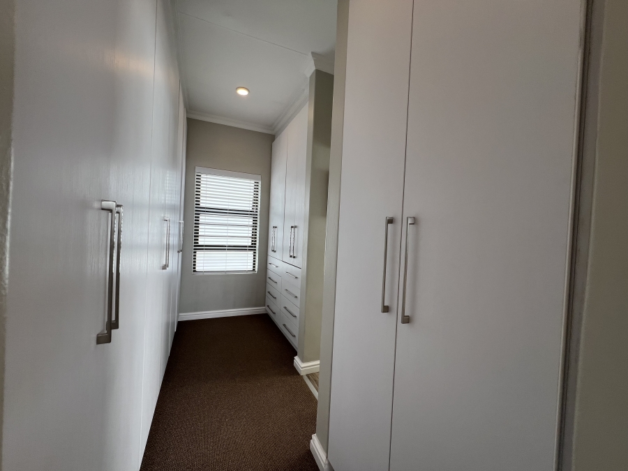 4 Bedroom Property for Sale in Wavecrest Eastern Cape